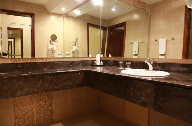 Hotel Ramada Princess Santo Domingo Room bathroom